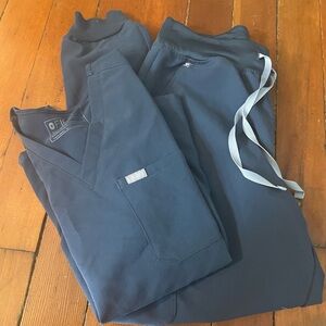 DARK HARBOR FIGS SCRUB SET S/M